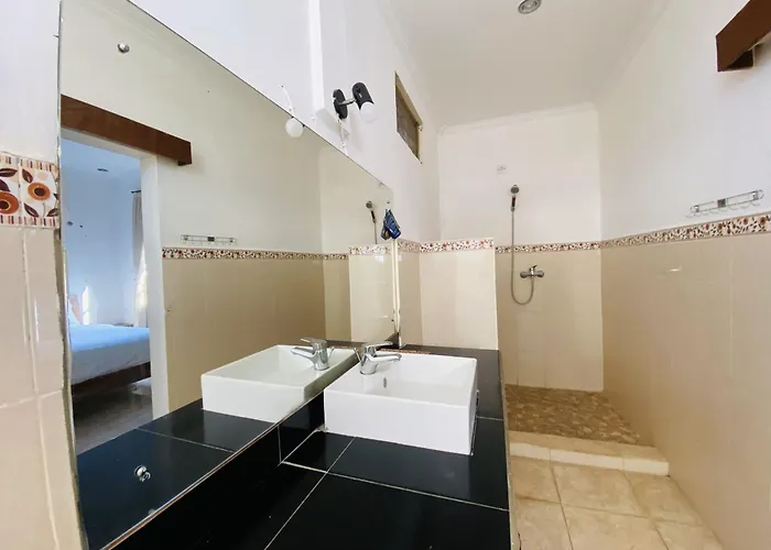 Sang Ayu 1br At 5br